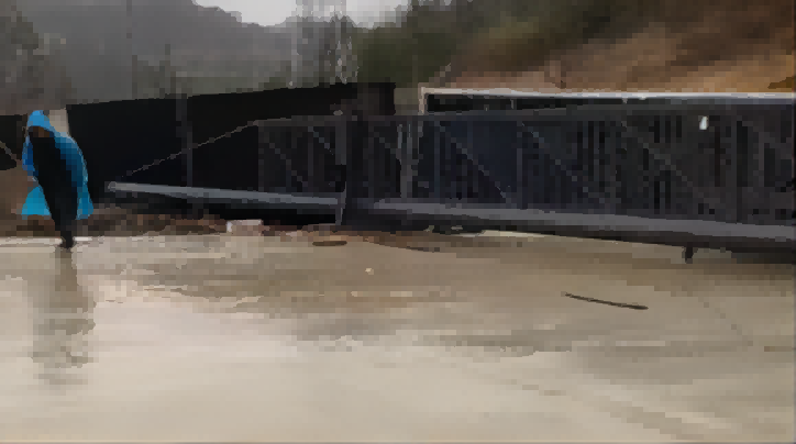 八角管帶交叉桿懸浮門